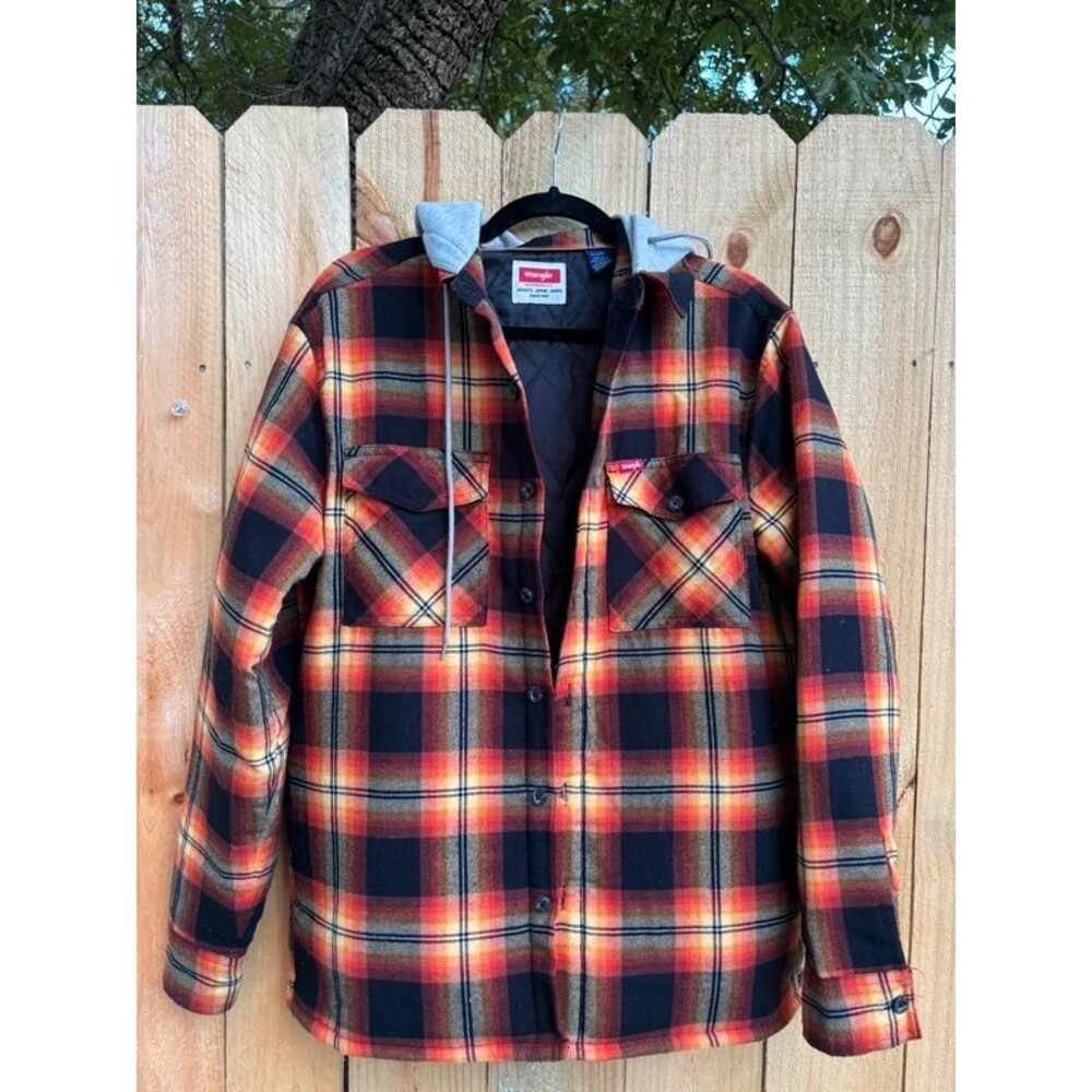 Wrangler plaid fall autumn men’s women’s Shacket jacket flannel quilted small